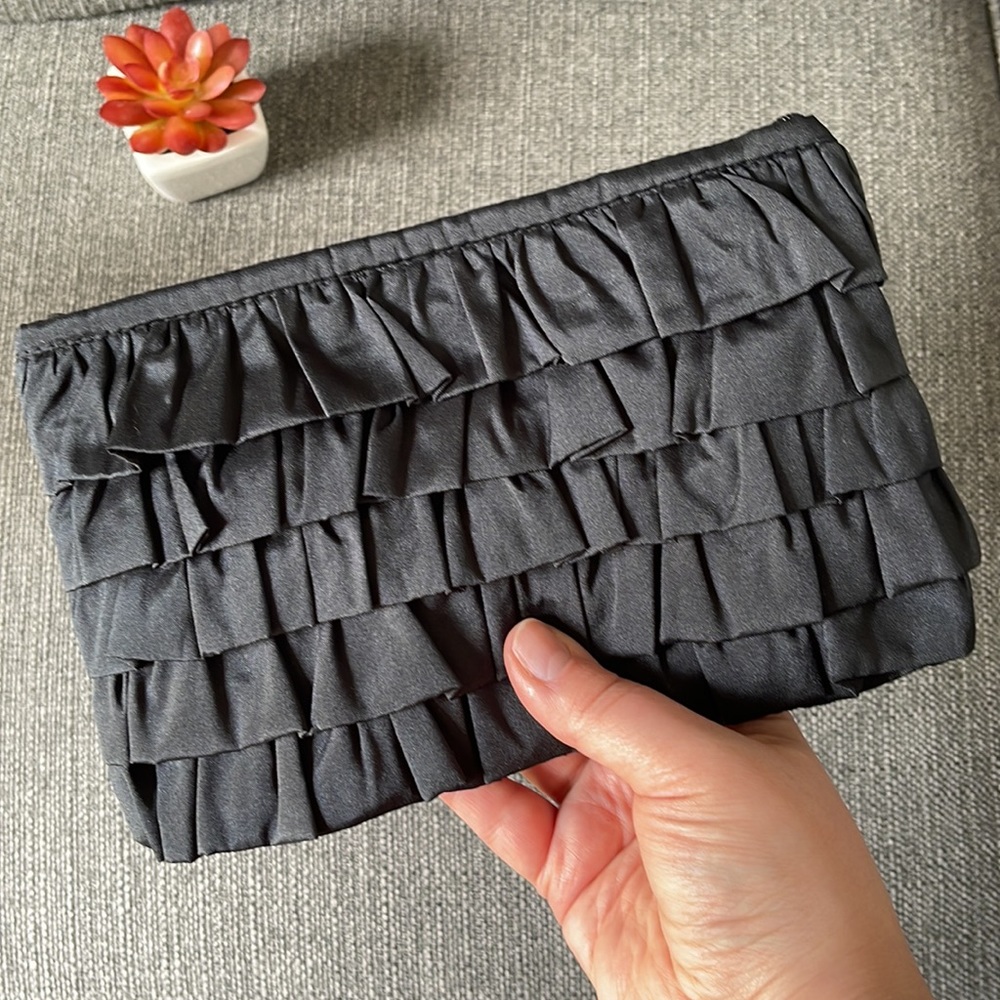 Black Ruffle Makeup Bag - Picture 6 of 12